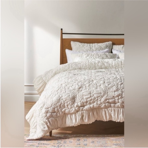 Anthropologie Dahlia Cotton Jersey Floral Quilt Size King NWT